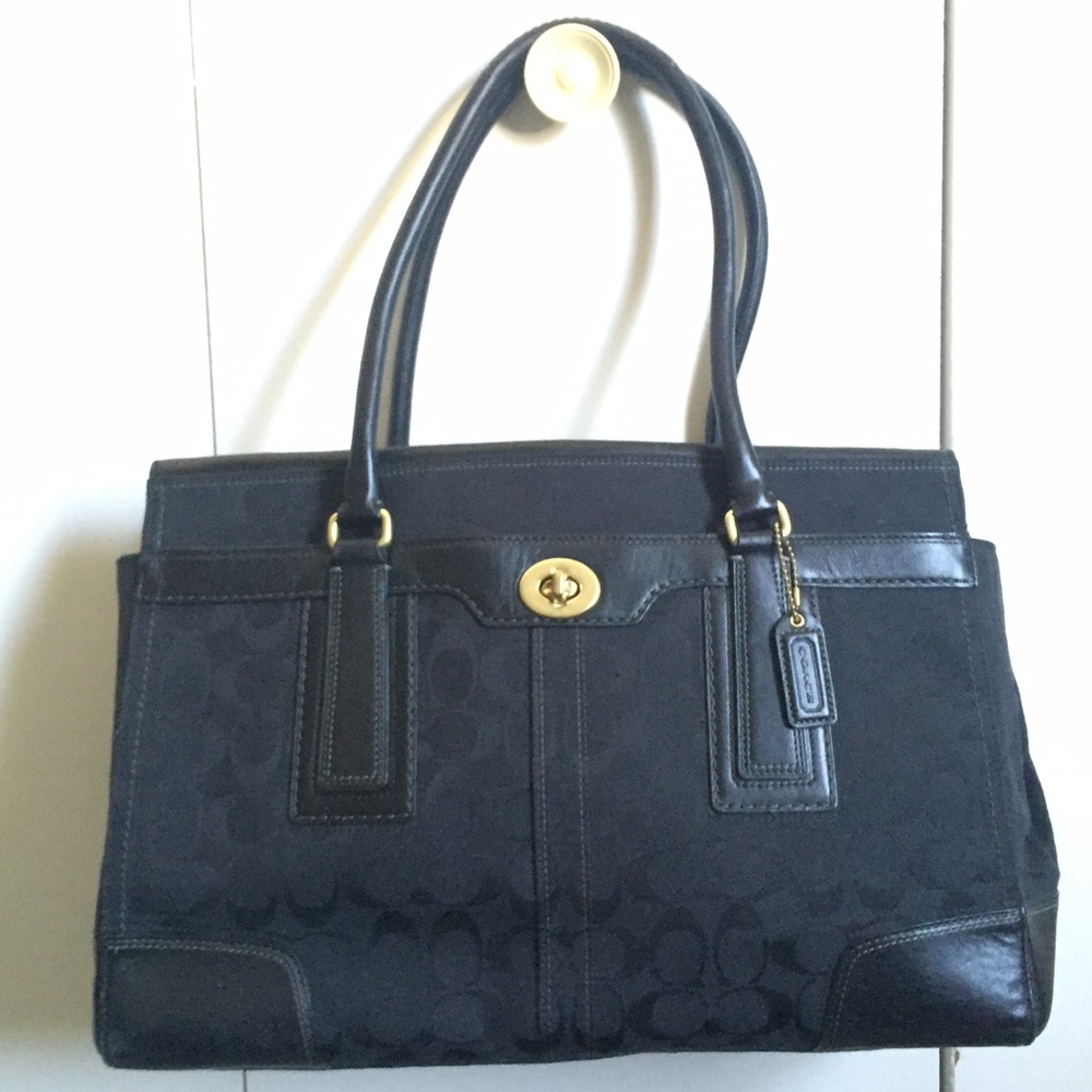 AUTHENTIC COACH PURSE
